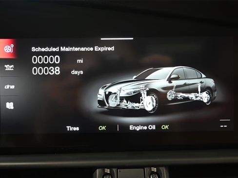 Used 2020 Alfa Romeo Giulia AWD w/ Quick Order Package 22J Sport image 30