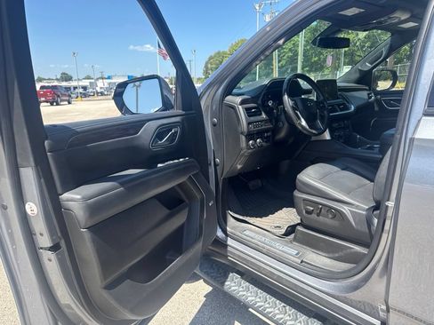 Used 2022 Chevrolet Tahoe Z71 w/ Luxury Package AWD/4WD image 11