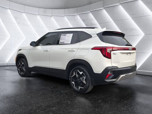 Used 2025 Kia Seltos EX image 3