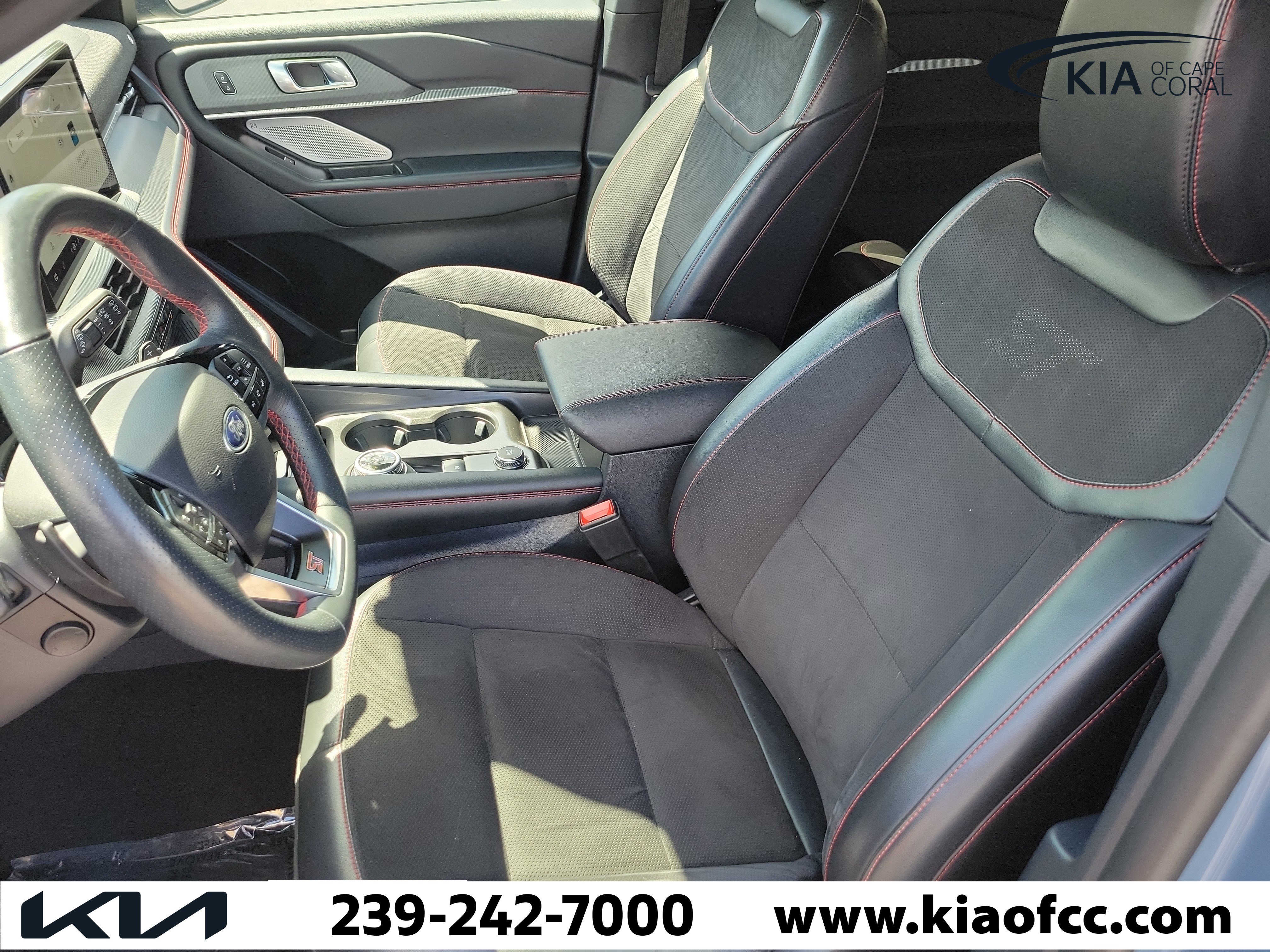 Used 2025 Ford Explorer ST AWD/4WD image 22