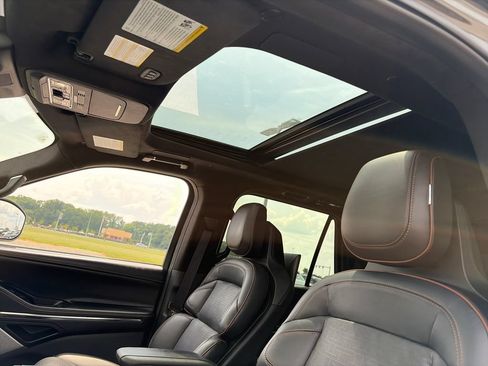 Used 2025 Lincoln Navigator L Black Label AWD/4WD image 18