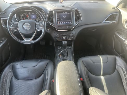 Used 2021 Jeep Cherokee Latitude Lux w/ Comfort/Convenience Group AWD/4WD image 19