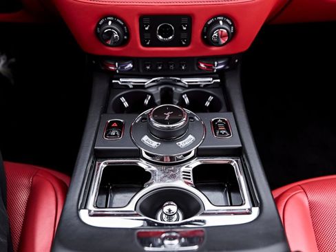Used 2018 Rolls-Royce Wraith RWD image 68