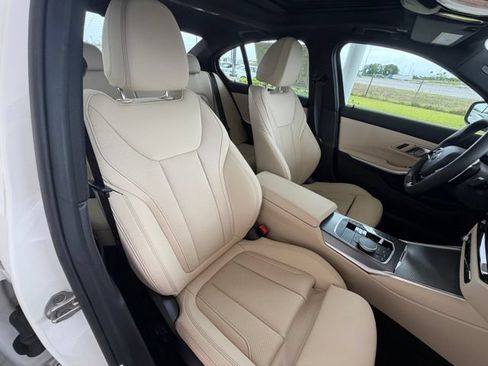 Certified 2025 BMW 330i Sedan w/ Premium Package RWD image 38