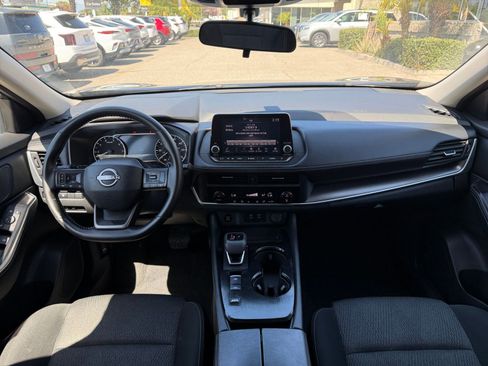Used 2025 Nissan Rogue SV FWD image 35