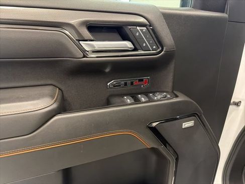 Used 2025 GMC Sierra 1500 AT4 w/ AT4 Premium Package AWD/4WD image 38