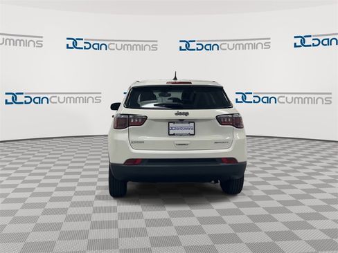 Used 2019 Jeep Compass Sport w/ Cold Weather Group image 9