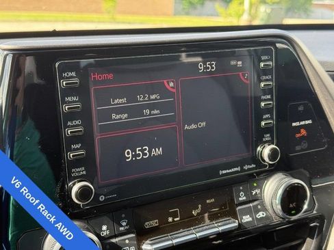Used 2022 Toyota Highlander LE AWD/4WD image 24