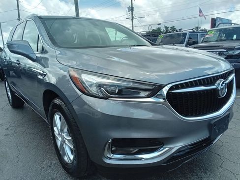 Used 2018 Buick Enclave Essence image 4