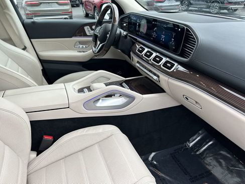 Used 2022 Mercedes-Benz GLS 450 4MATIC image 18
