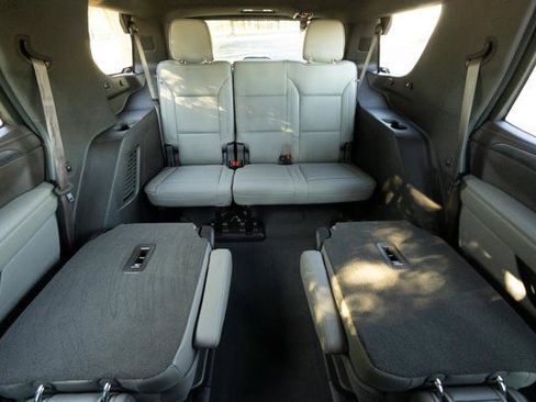 Used 2021 GMC Yukon SLT w/ SLT Luxury Package image 26