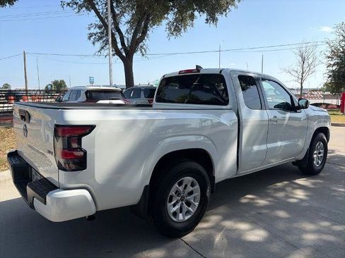 Certified 2024 Nissan Frontier SV RWD image 18