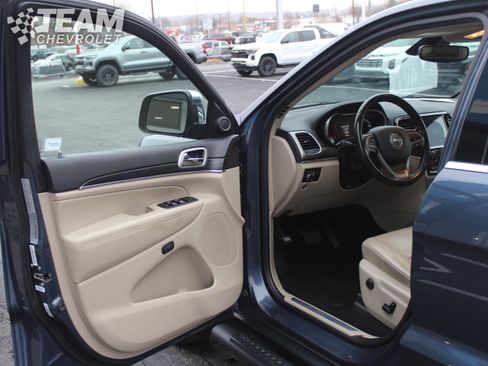 Used 2020 Jeep Grand Cherokee Limited w/ Luxury Group II image 10