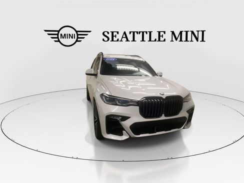Used 2022 BMW X7 M50i AWD/4WD image 3