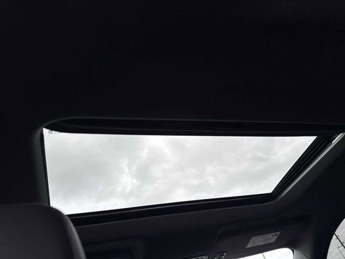 Used 2024 GMC Sierra 1500 AT4 w/ Technology Package image 19