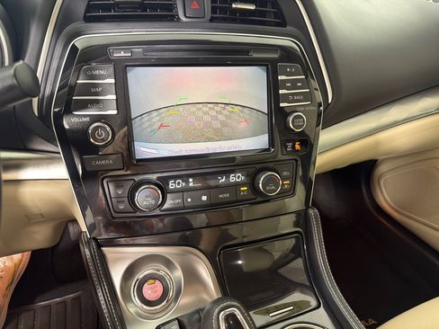 Used 2023 Nissan Maxima SV w/ Floor Mat Group FWD image 17