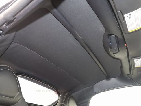 Used 2008 Pontiac Solstice GXP w/ Premium Package image 8