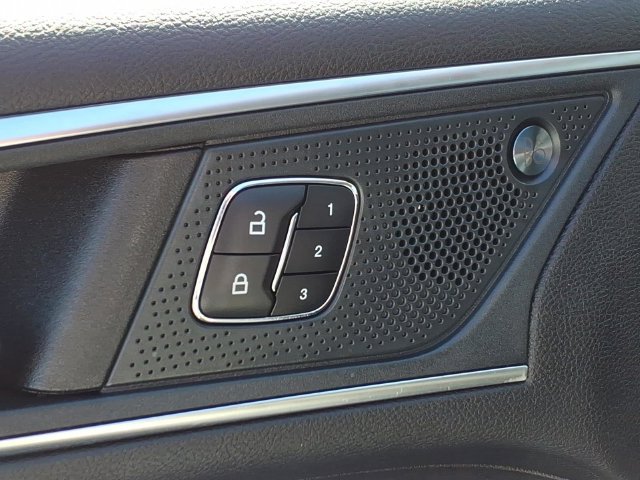 Used 2024 Ford Edge Titanium AWD/4WD image 17