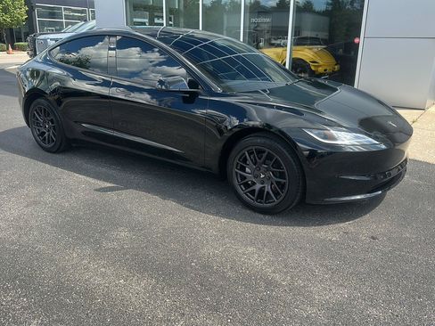 Used 2024 Tesla Model 3 Long Range RWD image 8