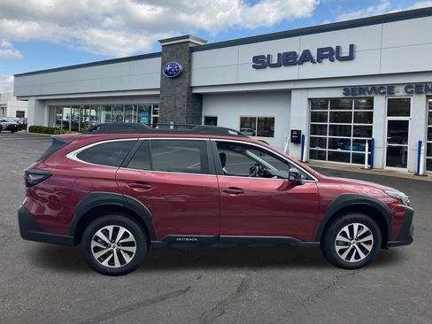 Used 2025 Subaru Outback Premium AWD/4WD image 8