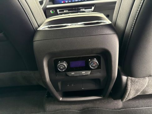 New 2026 Chevrolet Traverse LT w/ Midnight/Sport Edition image 13