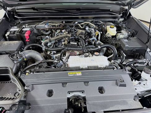 Used 2025 Toyota Tacoma SR5 AWD/4WD image 25
