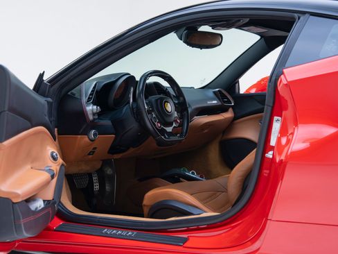 Used 2016 Ferrari 488 GTB RWD image 50
