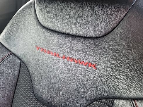 Used 2024 Jeep Compass Trailhawk AWD/4WD image 14
