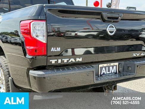 Used 2018 Nissan Titan SV w/ SV Convenience Package AWD/4WD image 6