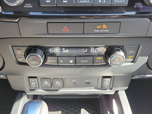 Used 2022 Nissan Frontier SV image 33