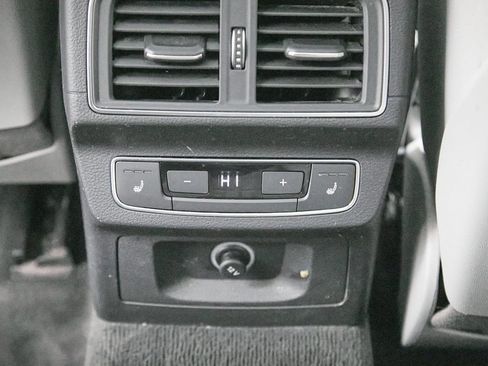 Used 2018 Audi Q5 2.0T Premium Plus w/ Premium Plus Package image 24