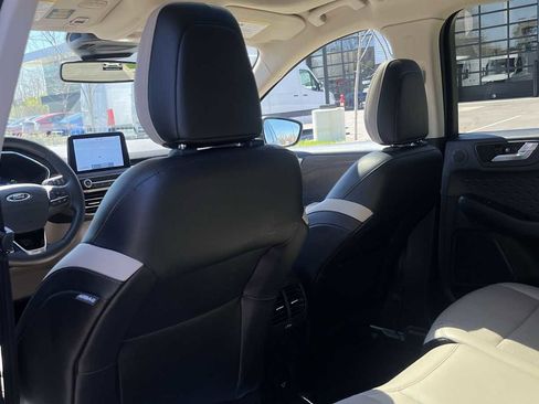 Used 2020 Ford Escape Titanium w/ Titanium Premium Package 2.0 image 25