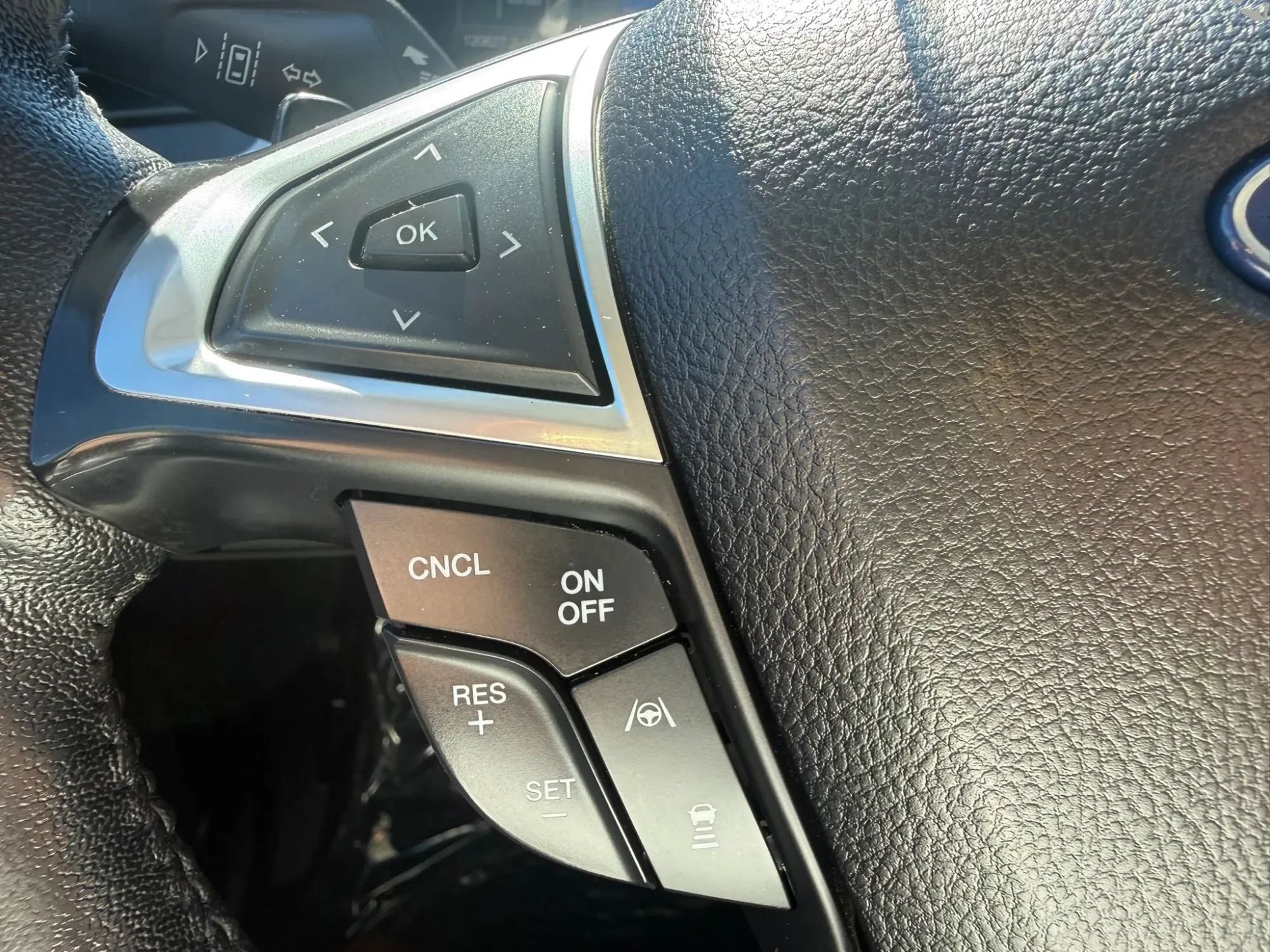 Used 2022 Ford Edge SEL w/ Convenience Package AWD/4WD image 11