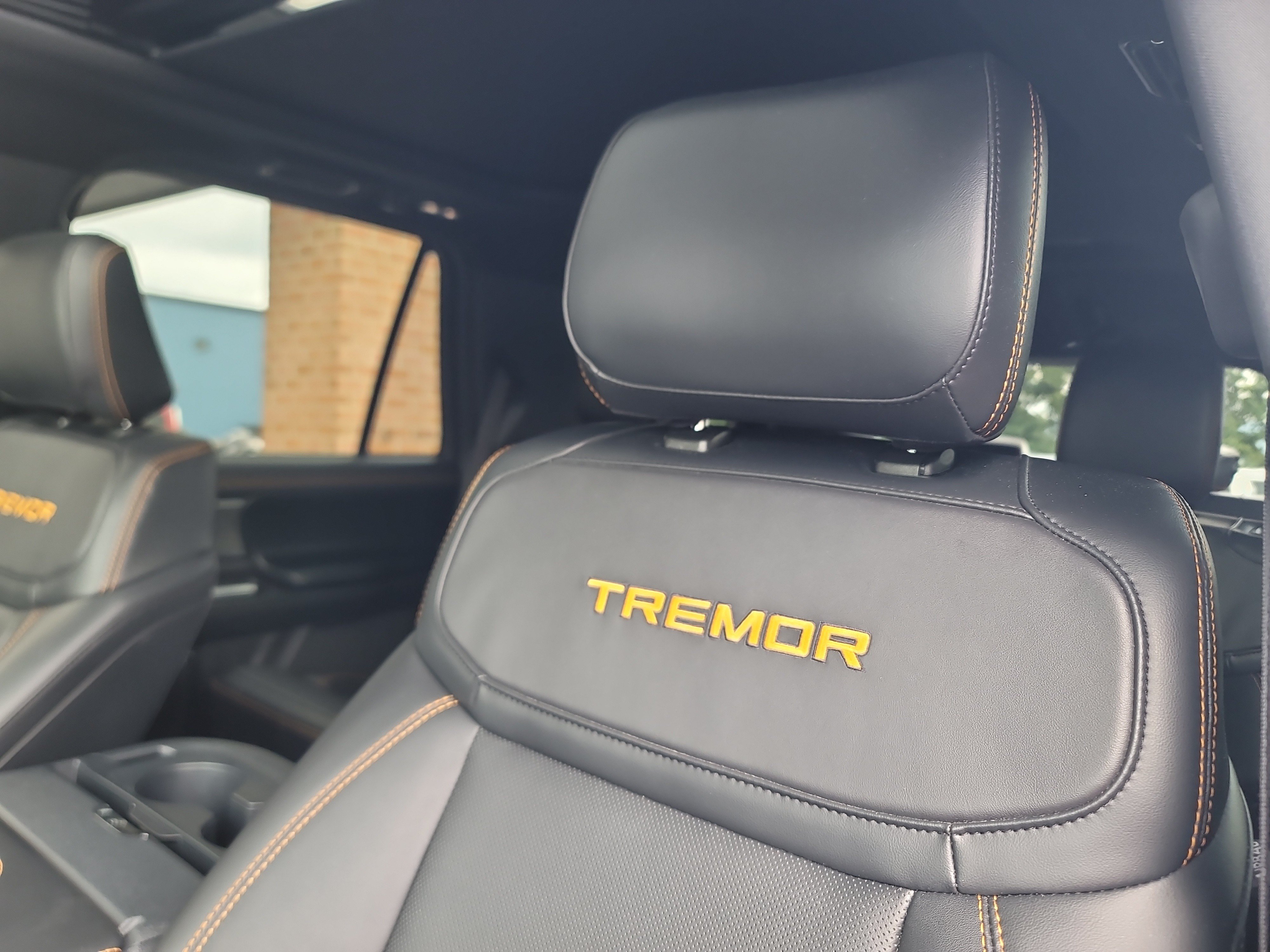 Used 2025 Ford Expedition Tremor AWD/4WD image 17