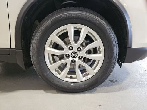 Used 2019 Nissan Rogue SV image 27