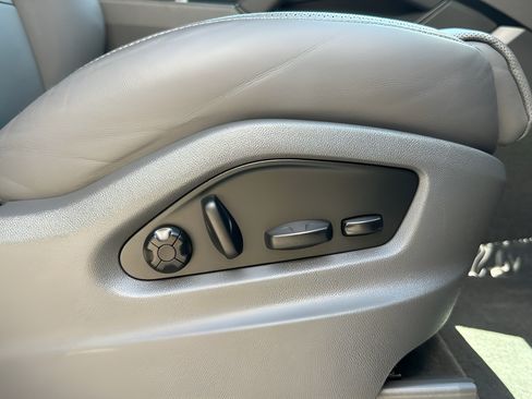 Used 2022 Porsche Cayenne E-Hybrid Coupe AWD/4WD image 55