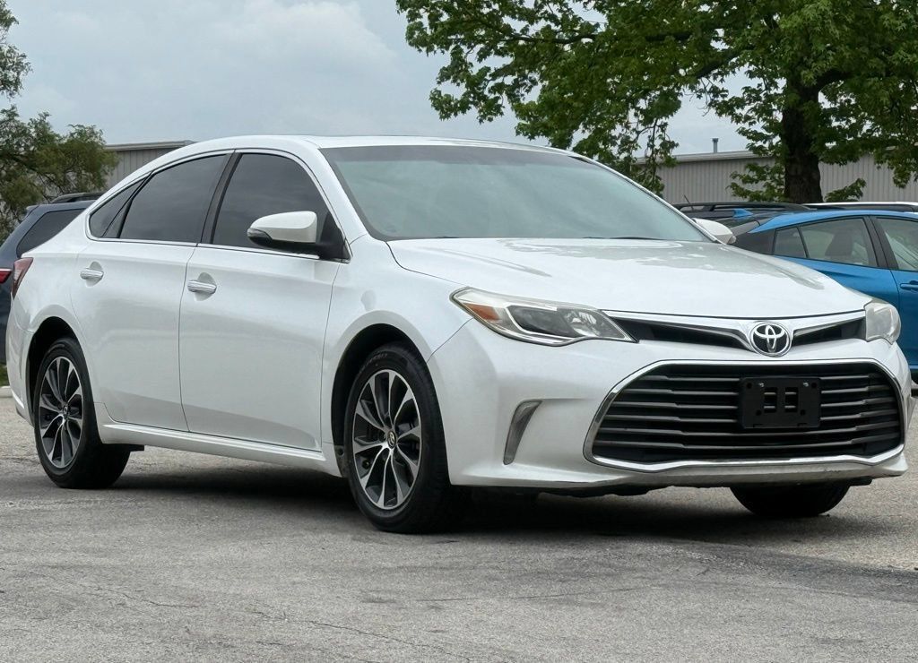 Used 2016 Toyota Avalon XLE Plus w/ Preferred Accessory Package FWD image 7