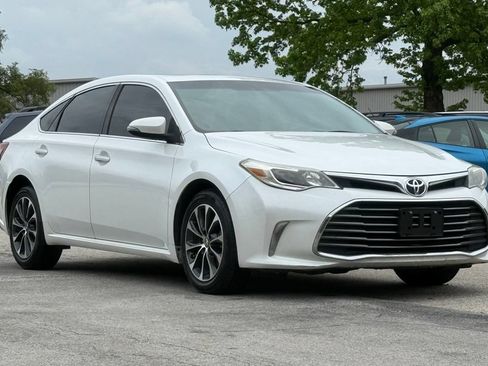 Used 2016 Toyota Avalon XLE Plus w/ Preferred Accessory Package FWD image 7