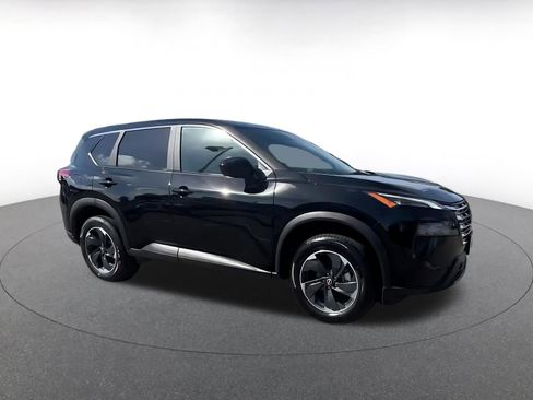 Used 2025 Nissan Rogue SV FWD image 2