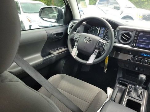 Used 2022 Toyota Tacoma SR5 RWD image 22