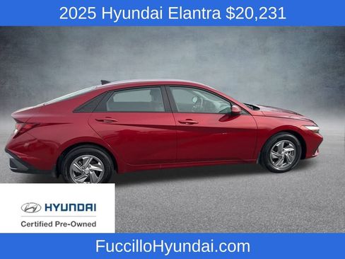 Certified 2025 Hyundai Elantra SE image 5