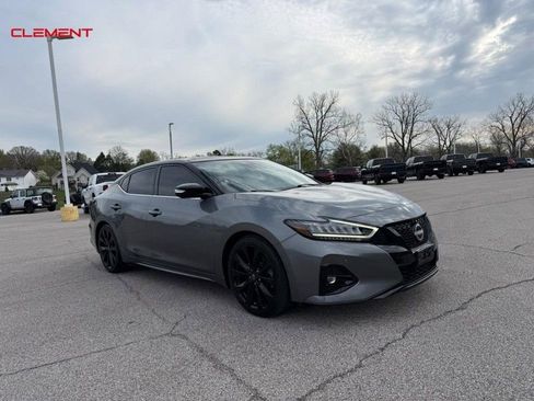 Used 2023 Nissan Maxima SR w/ Sport Mat Group FWD image 11