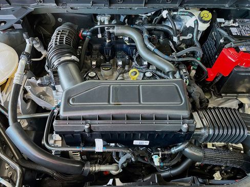 Used 2025 Ford Escape ST-Line FWD image 27