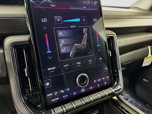New 2026 GMC Yukon AT4 AWD/4WD image 16