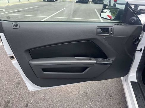 Used 2014 Ford Mustang Convertible RWD image 15