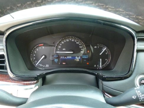 Used 2017 Cadillac XT5 Luxury w/ Driver Awareness Package AWD/4WD image 26
