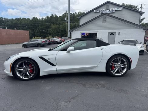 Used 2016 Chevrolet Corvette Stingray Convertible RWD image 3