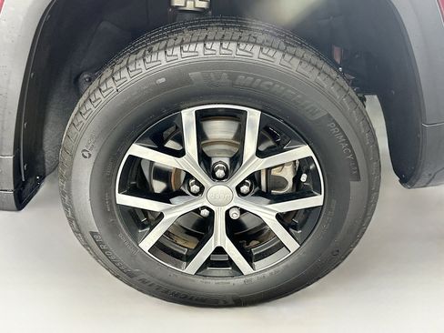 Used 2023 Jeep Grand Cherokee L Limited image 11