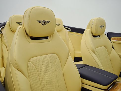 Certified 2023 Bentley Continental GT V8 image 32