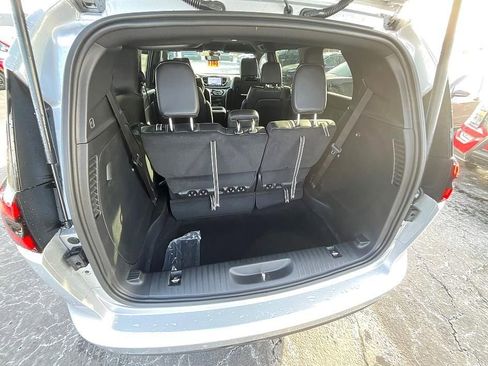 New 2026 Chrysler Pacifica Select FWD image 8